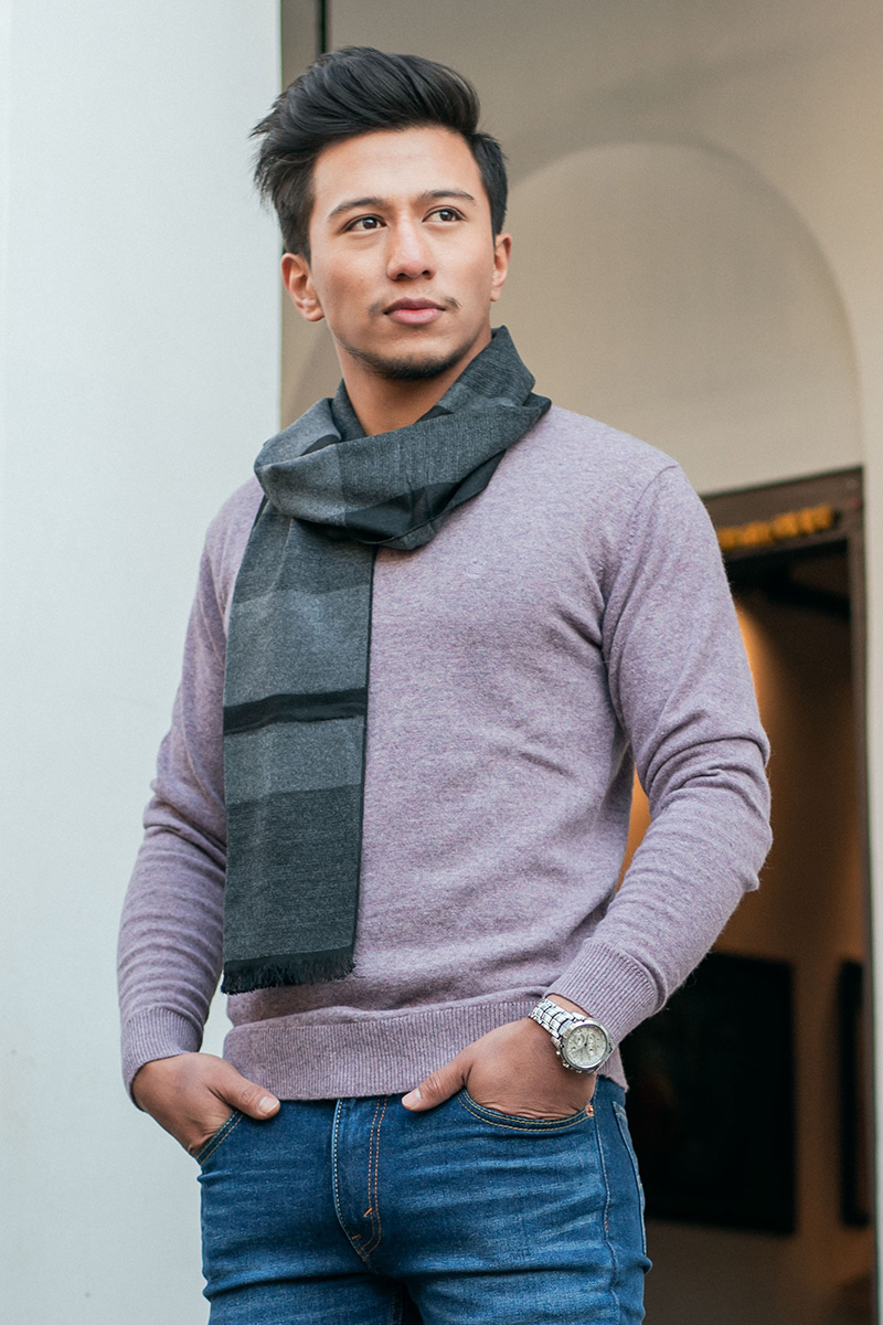 Men's Fine Knit Sweater